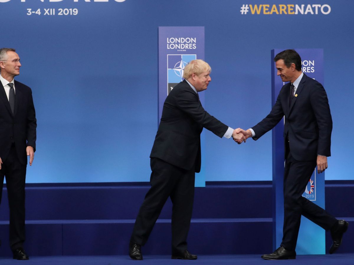 Foto: Sánchez y Boris, en una reunión de la OTAN. (Reuters)