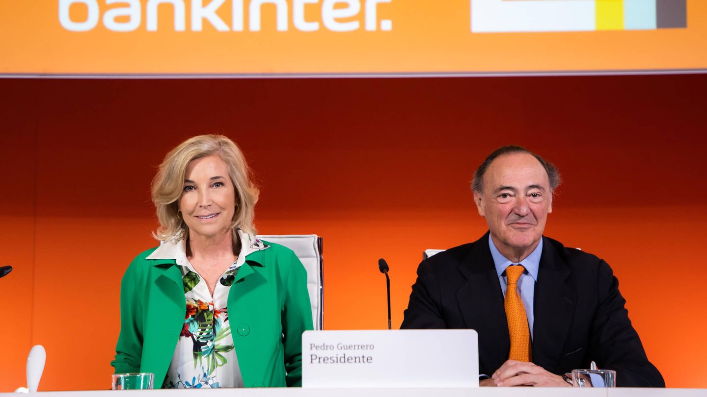 María Dolores Dancausa, CEO de Bankinter, y el presidente Pedro Guerrero. (Bankinter)