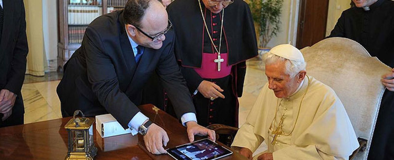 Foto: La increíble historia del español que metió al Papa en Twitter