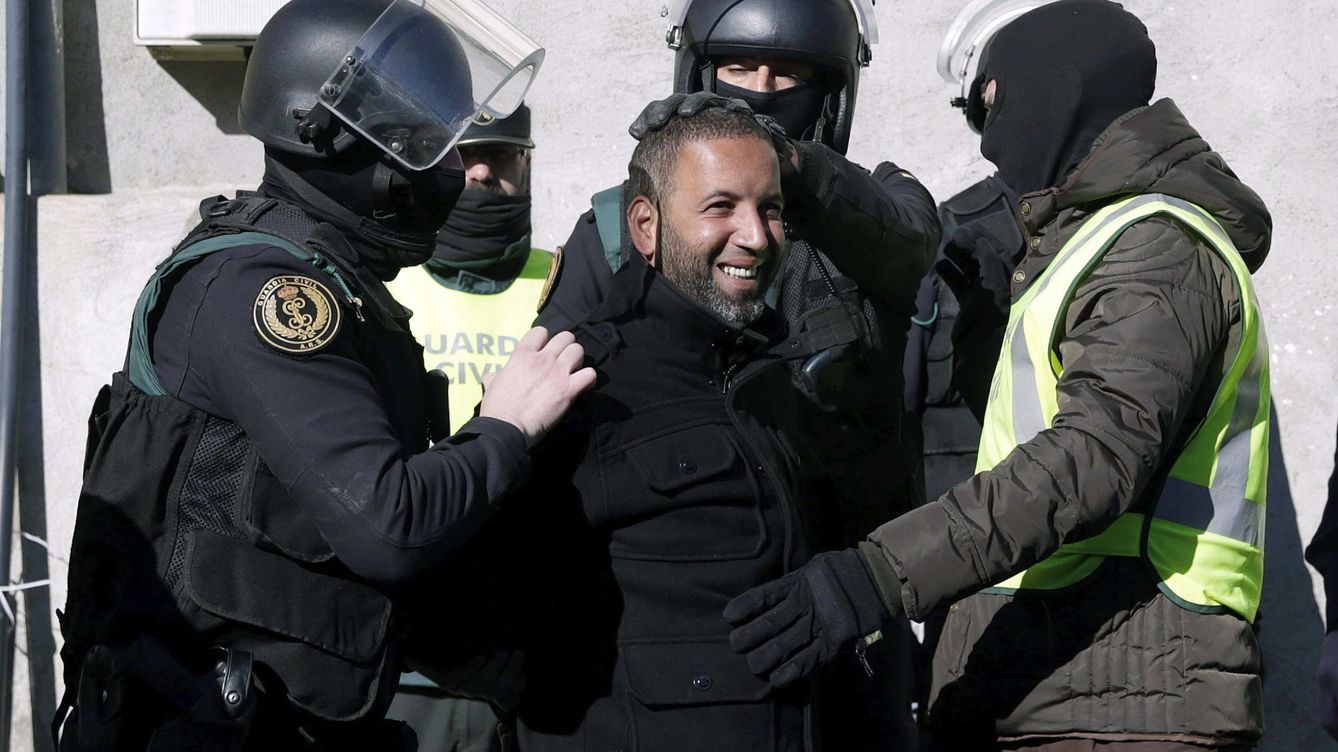 Foto: Cuatro detenidos de una red de captación del terrorismo yihadista en España (EFE)