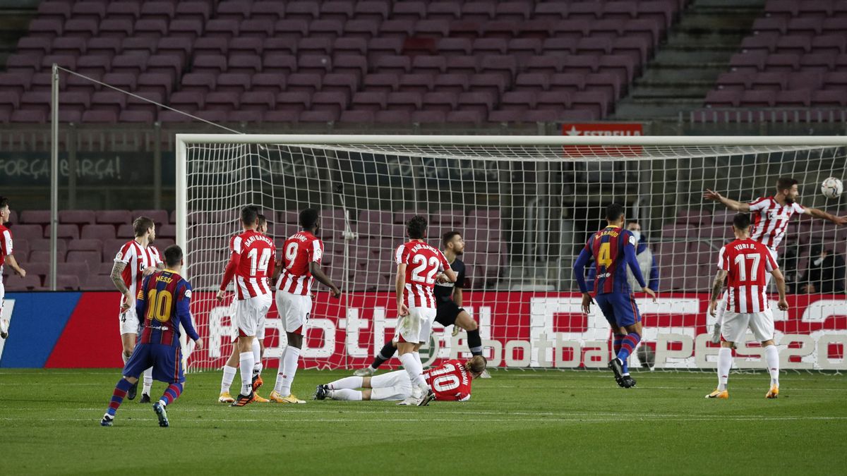 Messi se gana el sueldo con un gol de falta que vale tres puntos ante el Athletic Club (2-1)