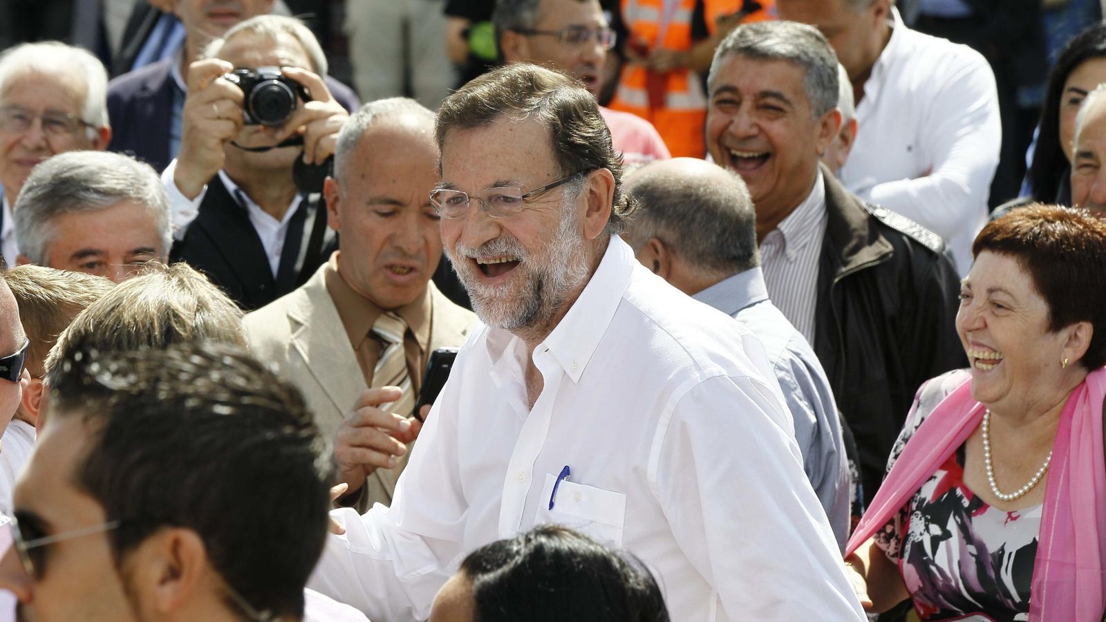 Foto: El presidente del Gobierno, Mariano Rajoy, en una visita a Portomarín. (EFE)