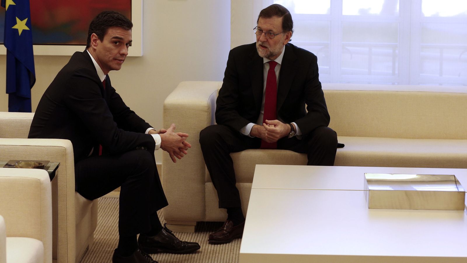 Foto: El secretario general del PSOE, Pedro Sánchez, y el presidente del Gobierno en funciones, Mariano Rajoy, el pasado 23 de diciembre en La Moncloa. (Reuters)