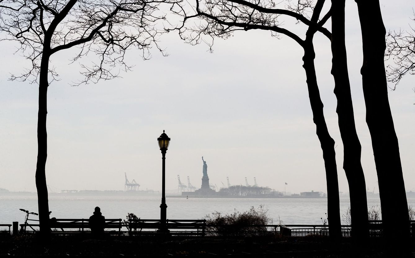 Vista de la estatua de la Libertad desde Battery Park (EFE)