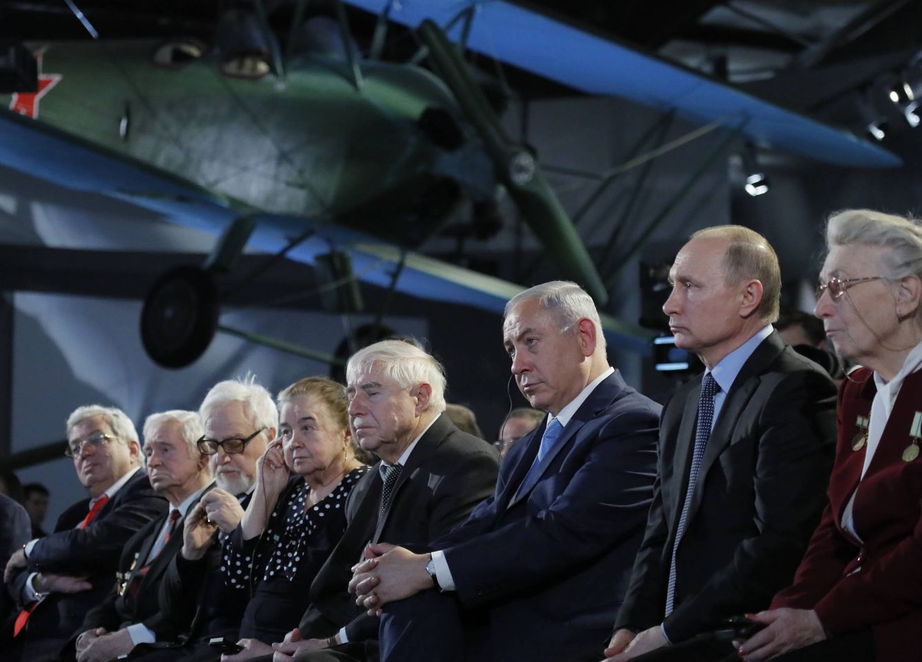 Vladimir Putin y Benjamin Netanyahu durante una ceremonia por las víctimas del Holocausto, en Moscú. (Reuters)