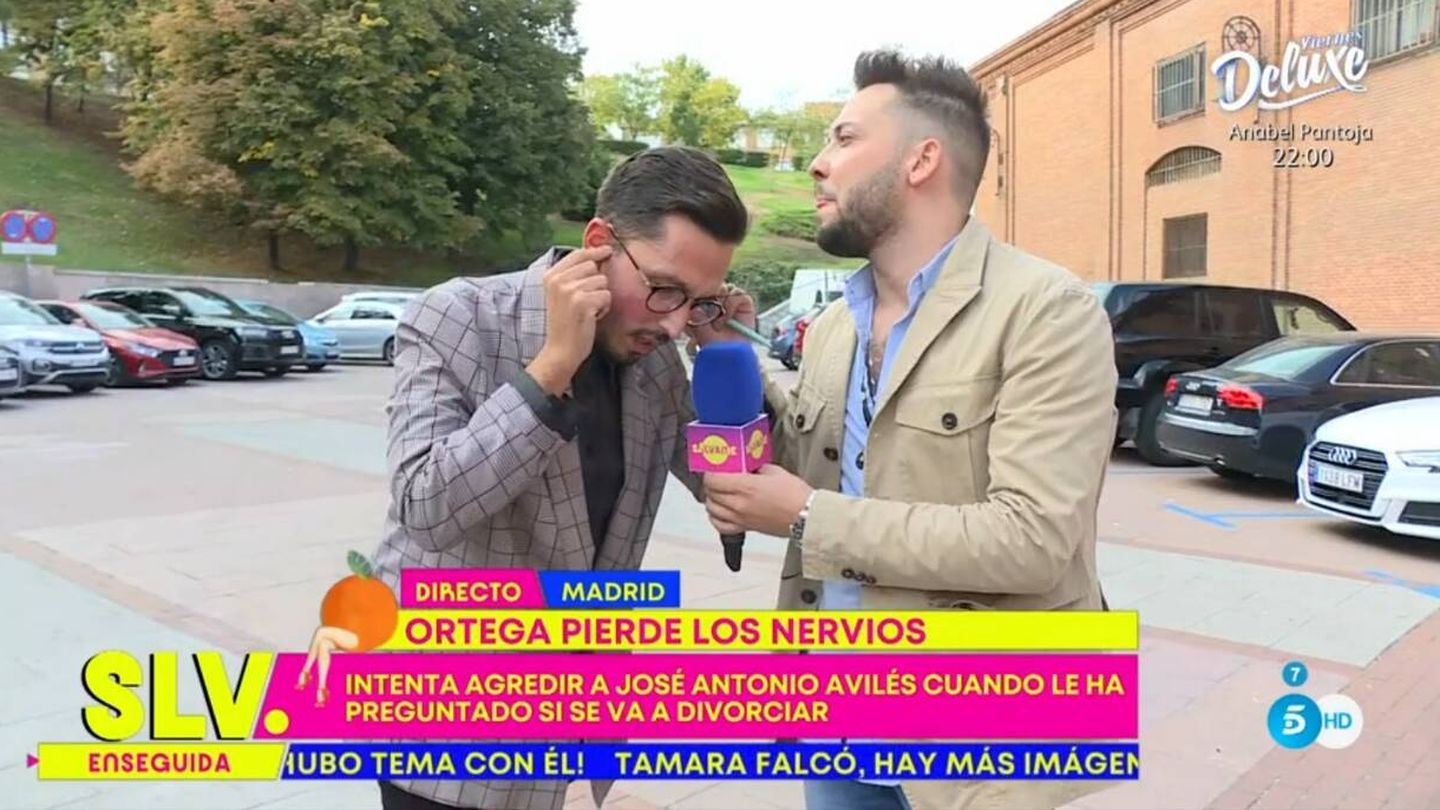 José Antonio Avilés junto al reportero Sergio Pérez. (Mediaset)