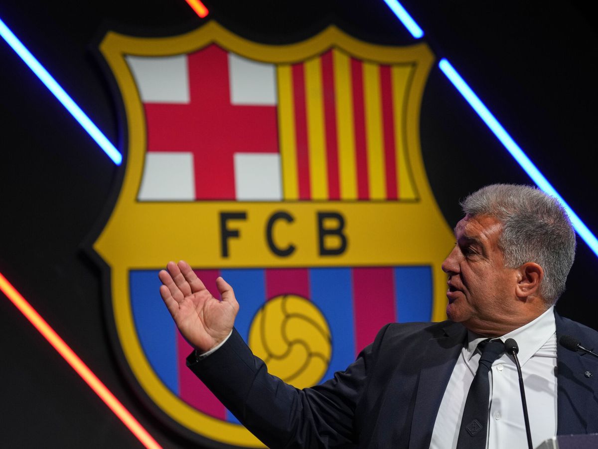 La cortina de humo de Laporta para inflar a los jugadores del Barça y engañar al mercado