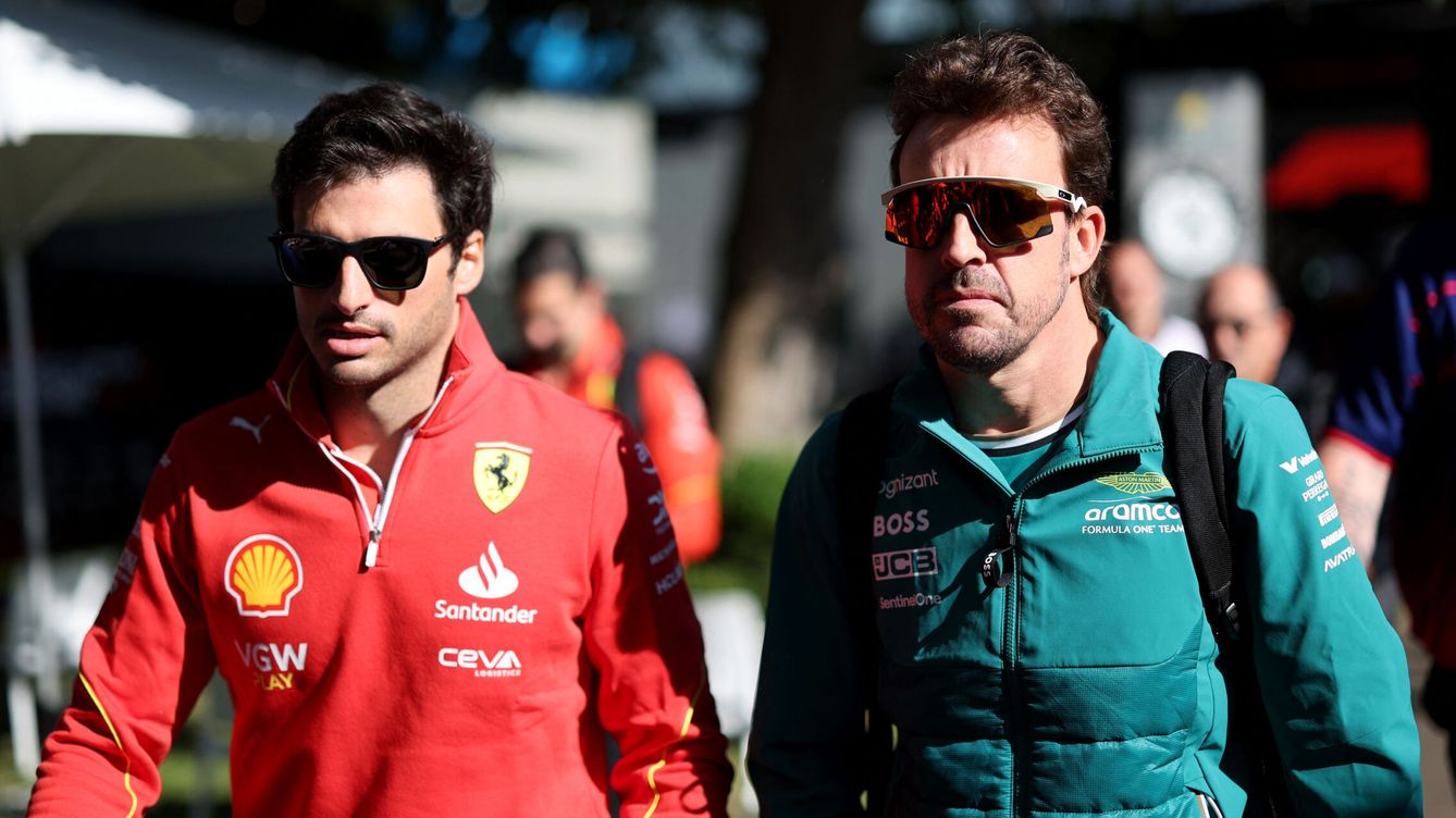 Foto: Alonso y Sainz, al llegar a Albert Park. (Reuters/Mark Peterson)