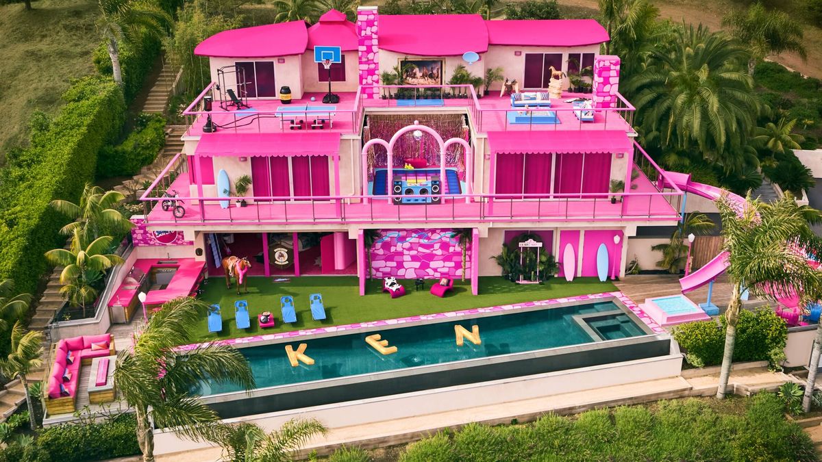 Así es la auténtica mansión de Barbie en Malibú que puedes encontrar en Airbnb