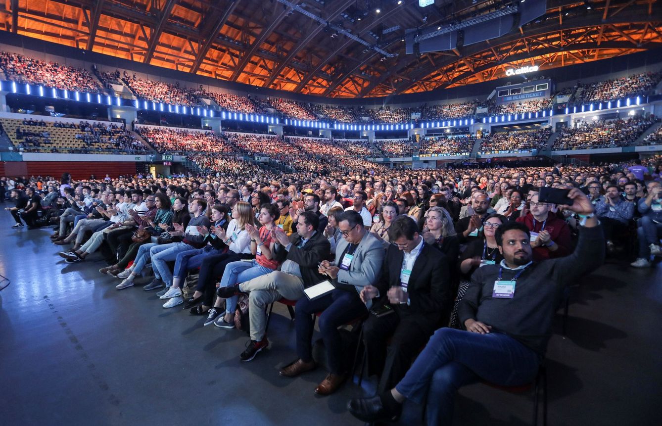 Participantes en el evento Web Summit de Lisboa en 2019, uno de los mayores eventos del mundo de 'startups' y emprendedores. (EFE)