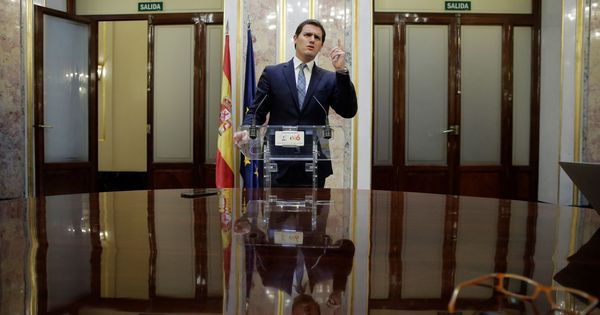 Foto:  El presidente de Ciudadanos, Albert Rivera, durante la rueda de prensa posterior al debate de moción de censura. (EFE)