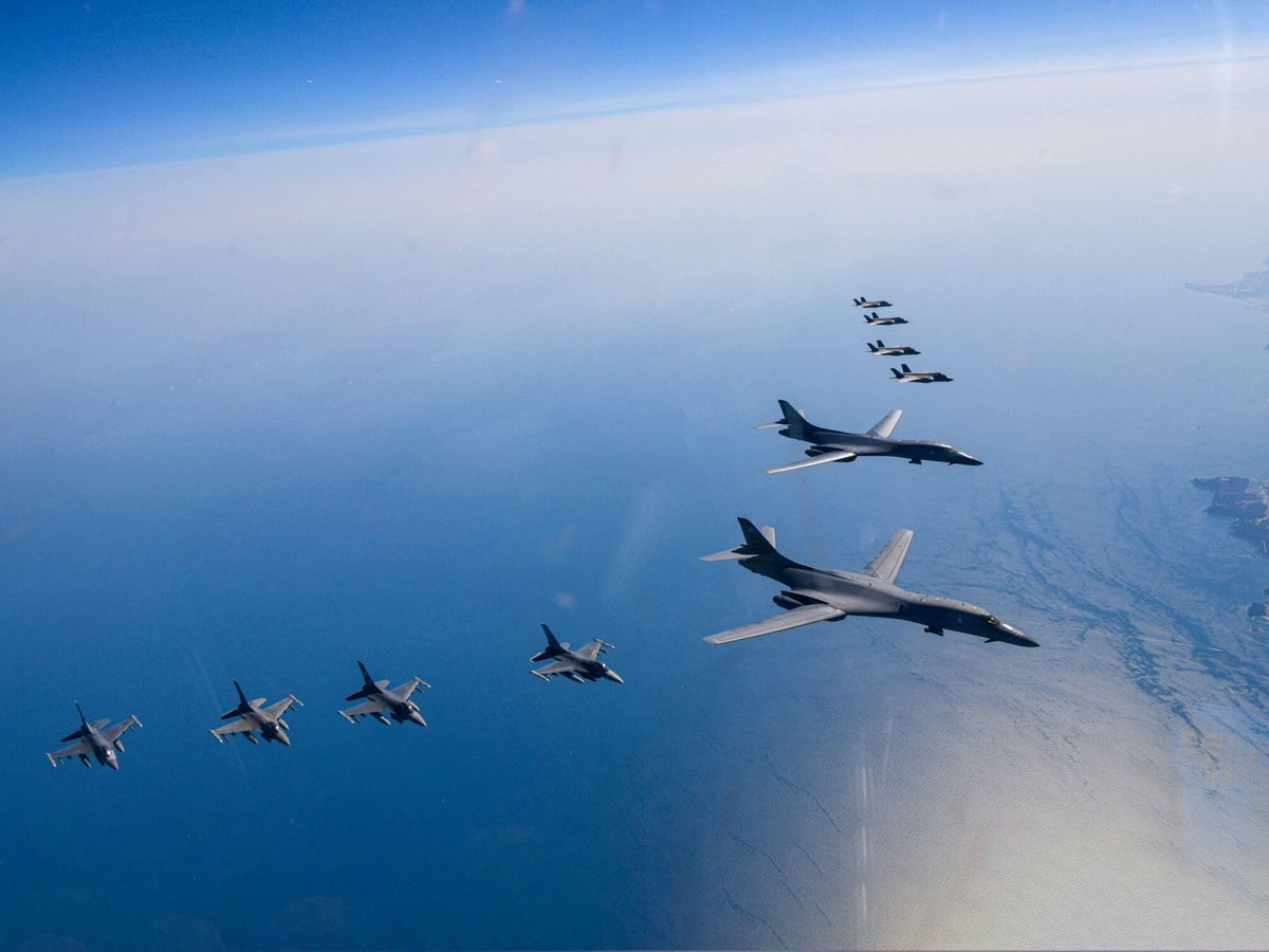 Foto: Bombarderos y Jets estadounidenses. (Reuters)
