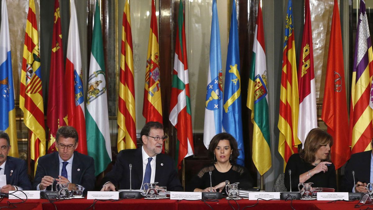 Rajoy da por superada la crisis ante los presidentes autonómicos