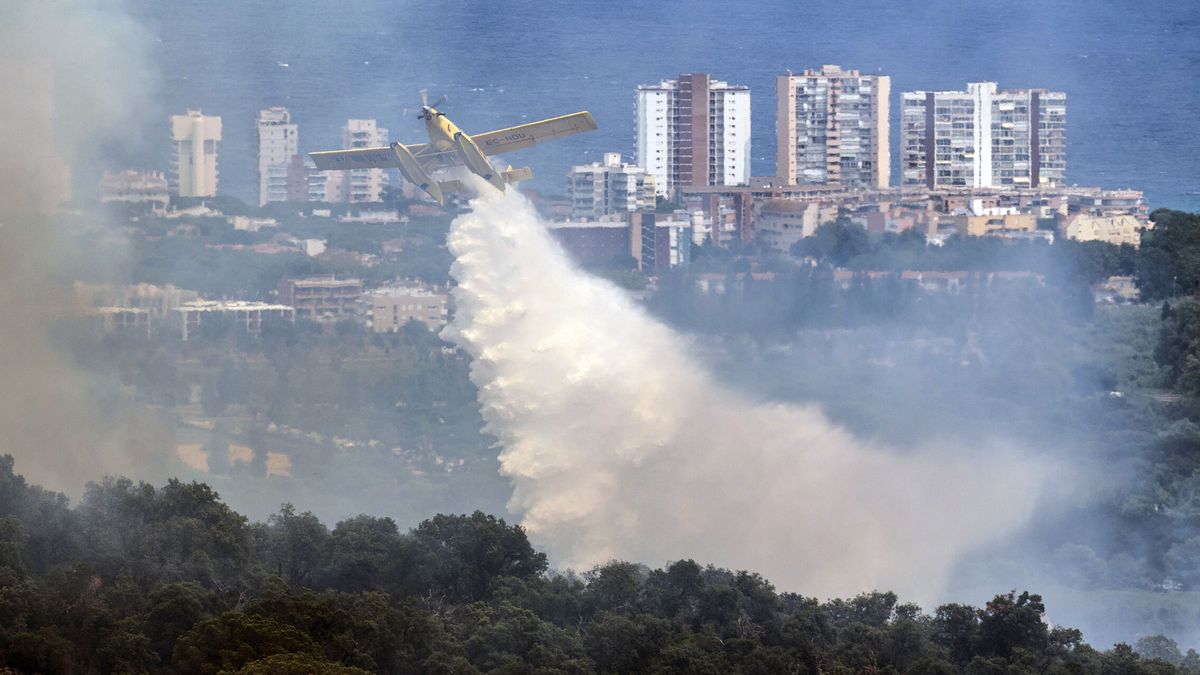 Un incendio en Castell d'Aro (Girona) obliga a evacuar a unas 350 personas