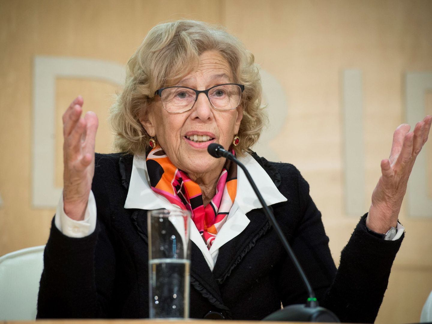 La alcaldesa de Madrid, Manuela Carmena, durante la rueda de prensa. (EFE)