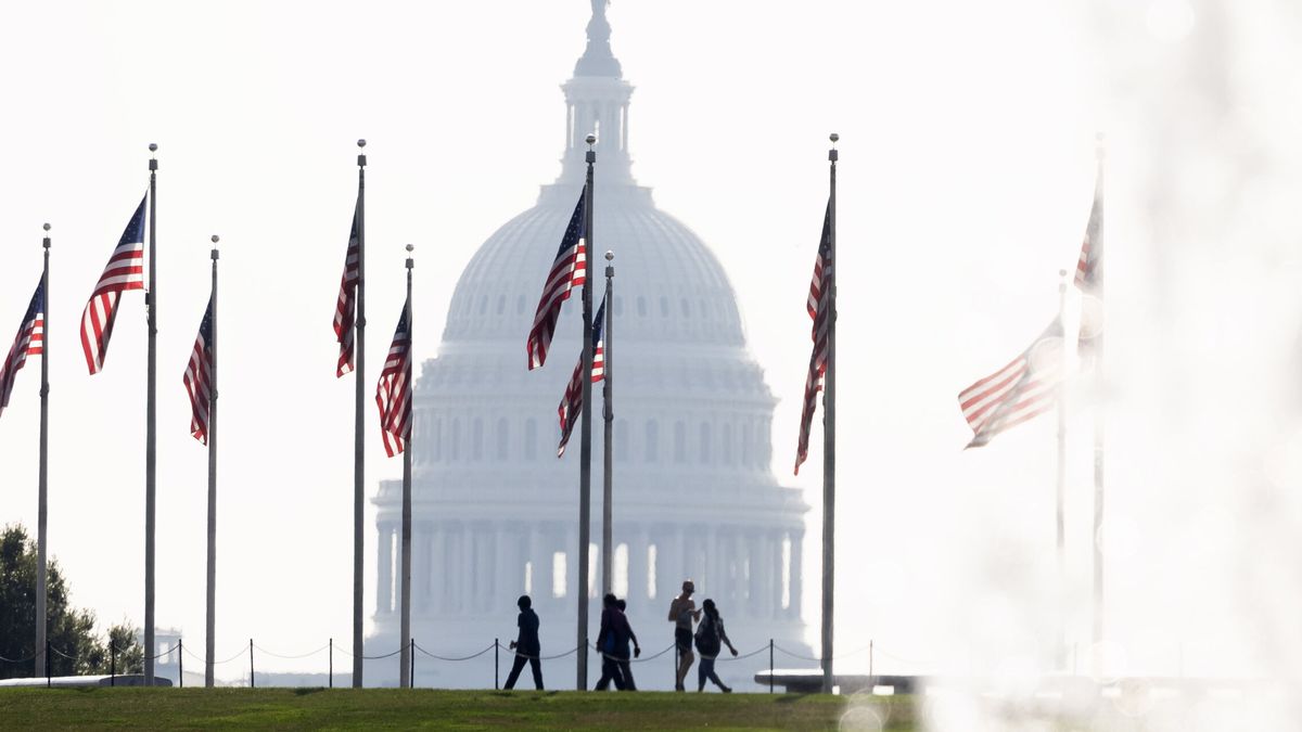 Fitch recorta por sorpresa el rating de EEUU ante el "deterioro fiscal" del país