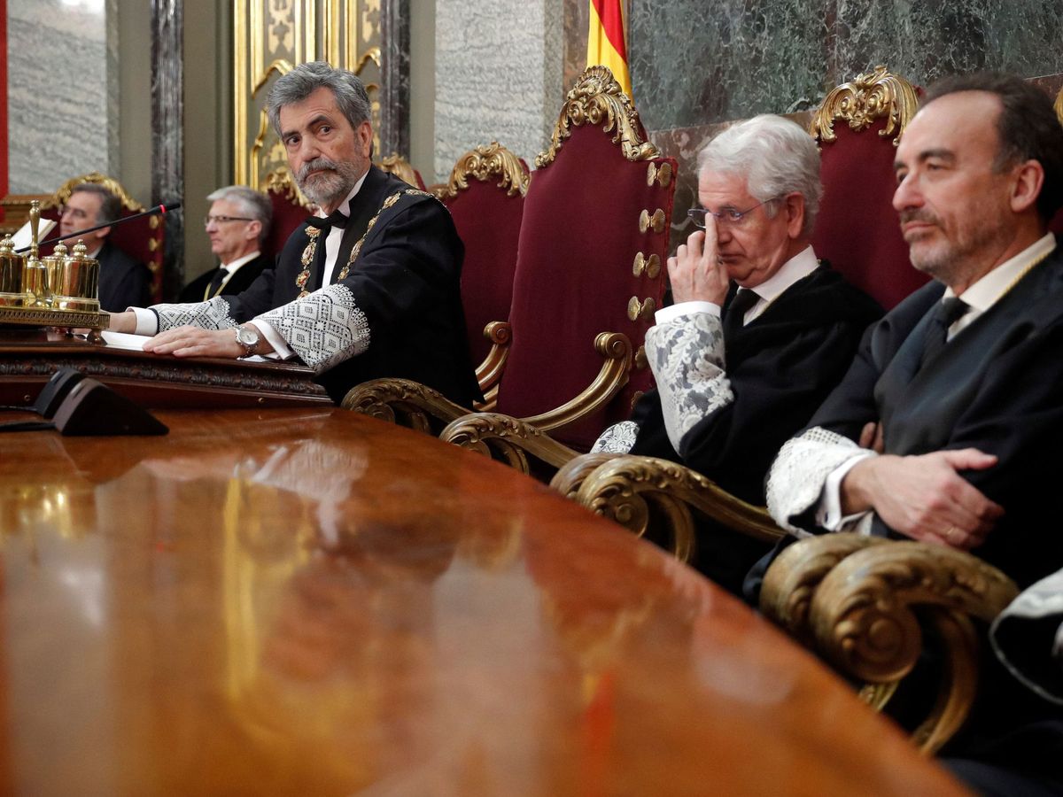 Foto: El presidente del Tribunal Supremo (TS) y del Consejo General del Poder Judicial (CGPJ), Carlos Lesmes (c), y el juez Manuel Marchena (d). (EFE)