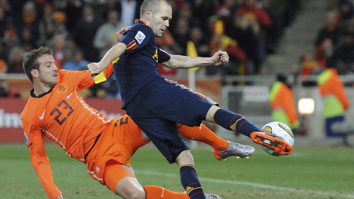 Iniesta, a siete años del gol del Mundial y uno para decidir si se retira del Barça
