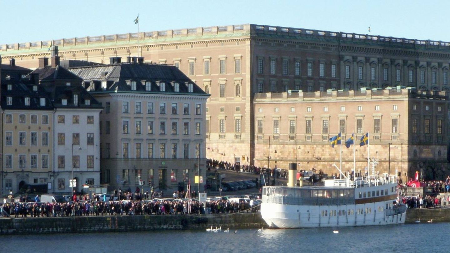 El Palacio Real, en un día de actividad normal. (Holger Ellgaard / Wikimedia Commons)