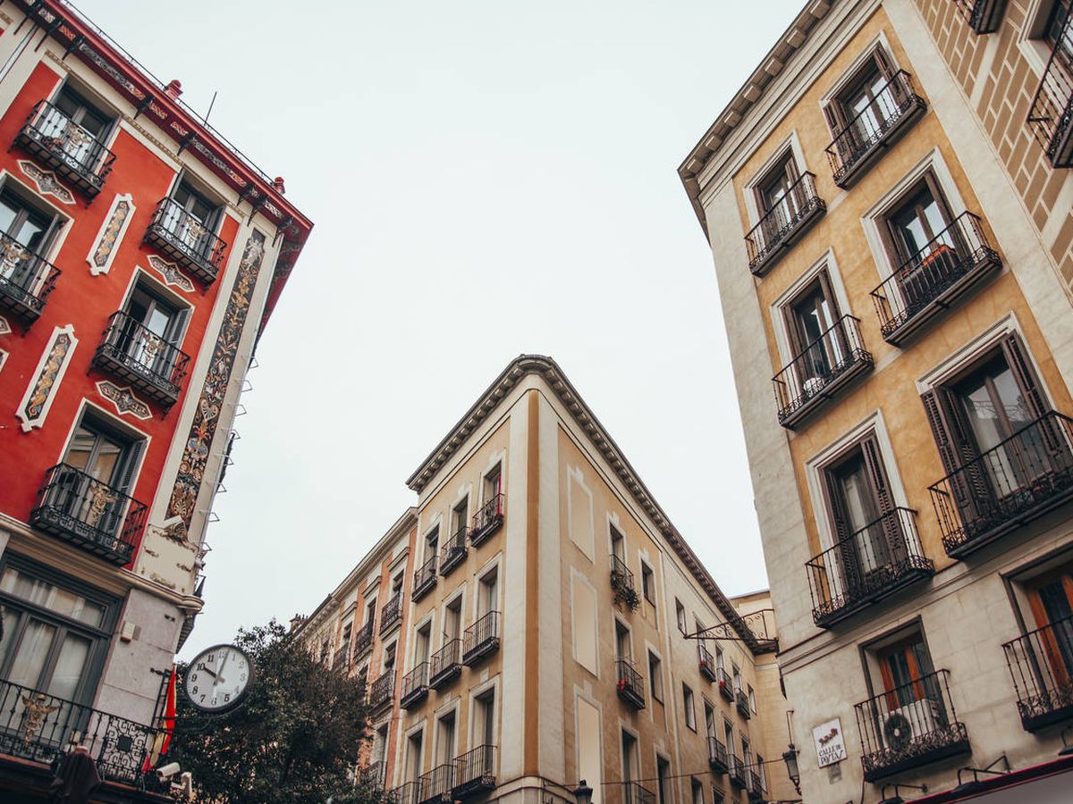 Foto: Bloques de pisos en el centro de Madrid. (iStock)