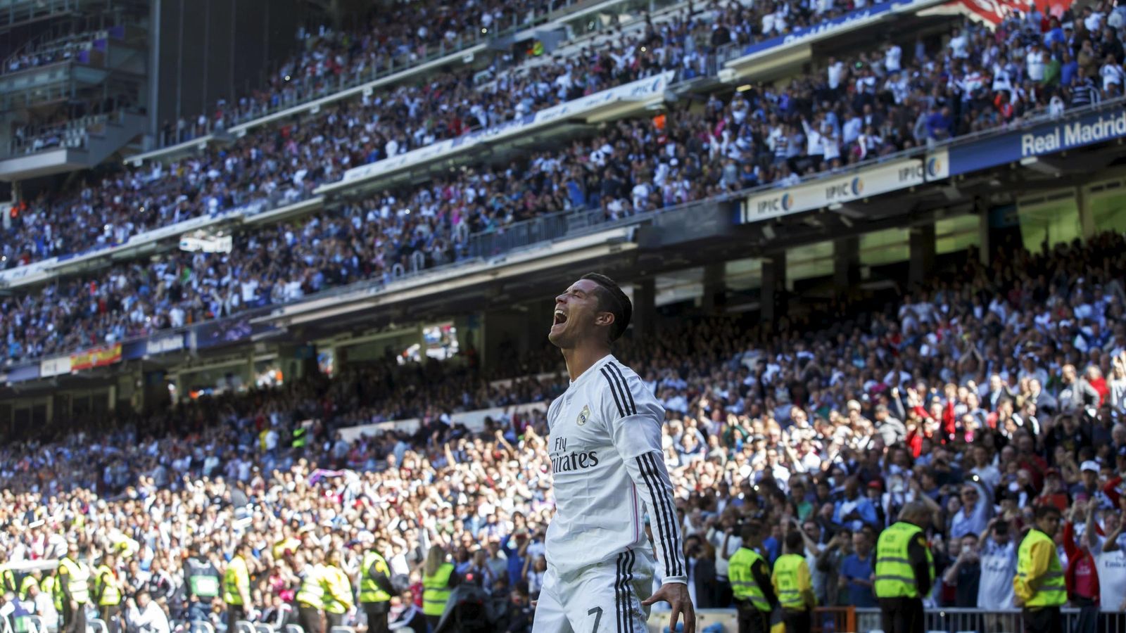 Foto: Cristiano Ronaldo celebrando uno de sus goles ante el Granada.