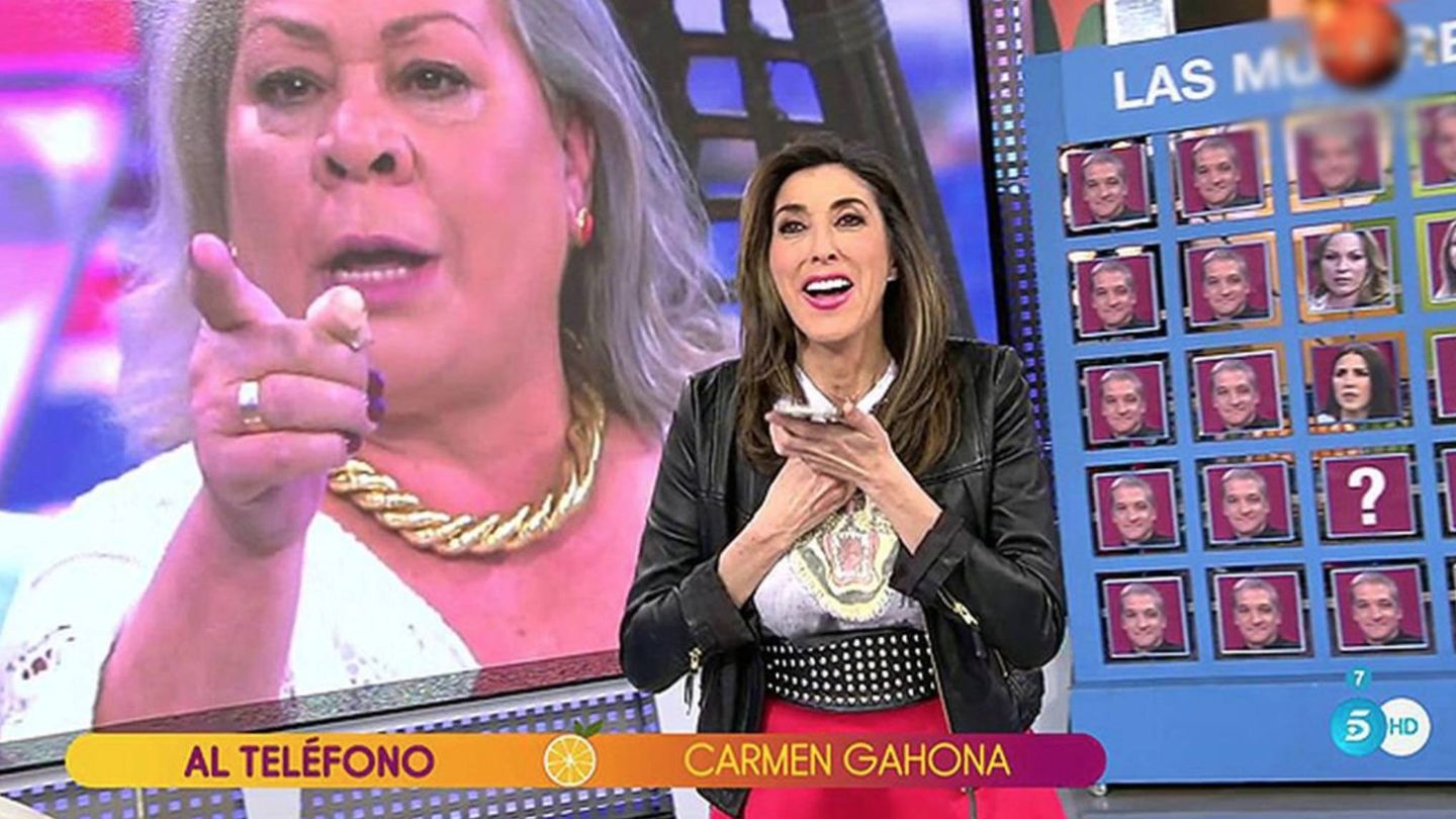 Paz Padilla al teléfono con Carmen Gahona en 'Sálvame'. (Telecinco)