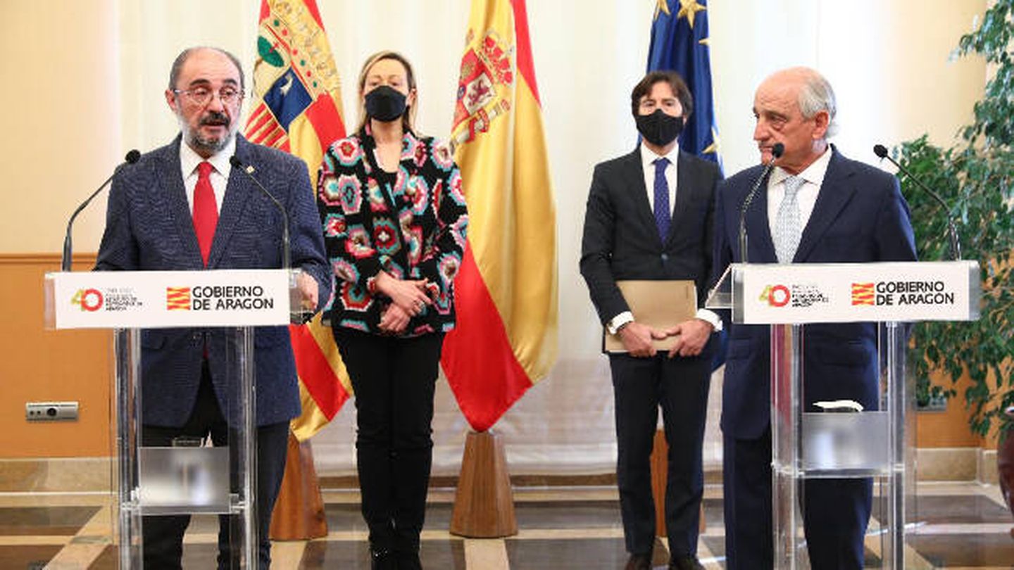 Javier Lambán junto al presidente de Faes Farma. (Gobierno de Aragón)