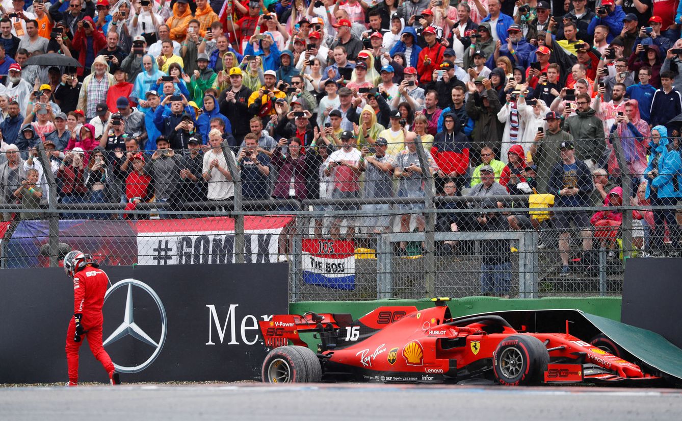 Charles Leclerc dijo adiós al Gran Premio de Alemania cuando estaba en condiciones de ganar la carrera. (Reuters)