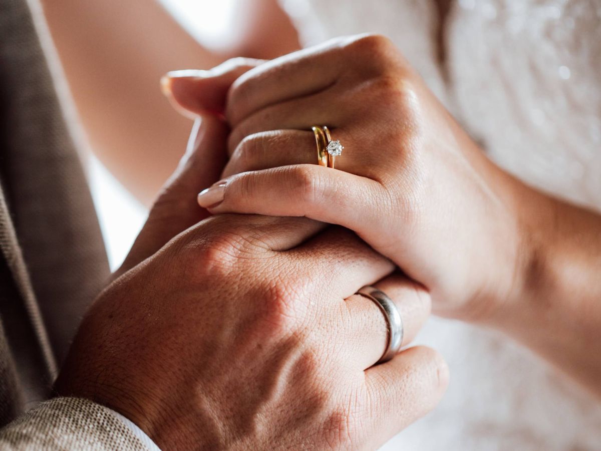 5 tipos de alianzas de boda según el estilo o personalidad de los novios