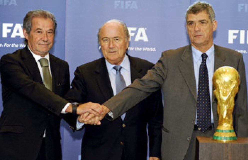Foto: Blatter desea éxito a la candidatura ibérica al Mundial de 2018 ó 2022