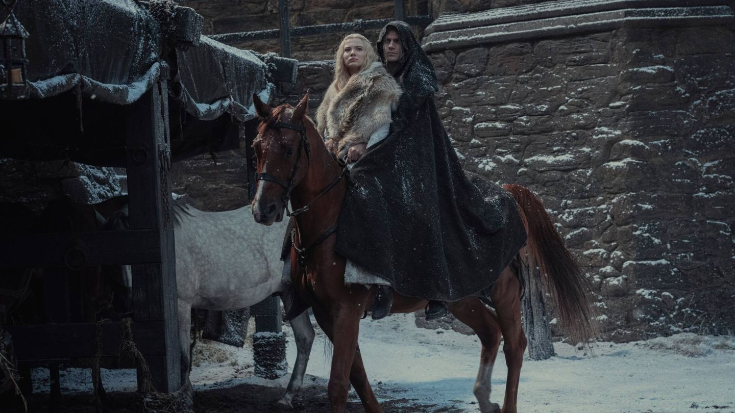 Ciri (Freya Allan) y Geralt de Rivia (Henry Cavill), en 'The Witcher'. (Netflix)