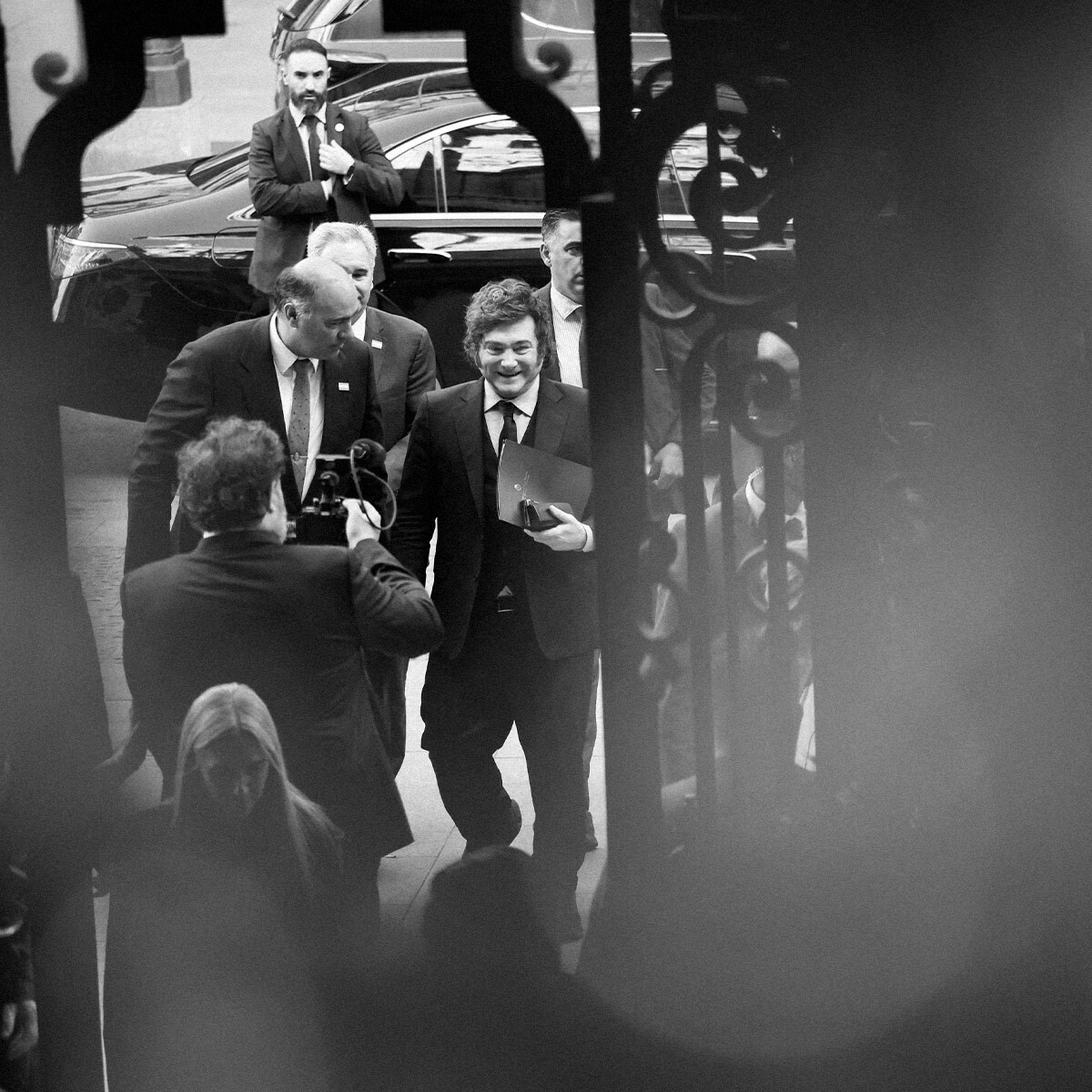 Foto de Milei carga contra los zurdos: Sánchez sonríe, PP y Vox se esconden y ni Tamames le aguanta