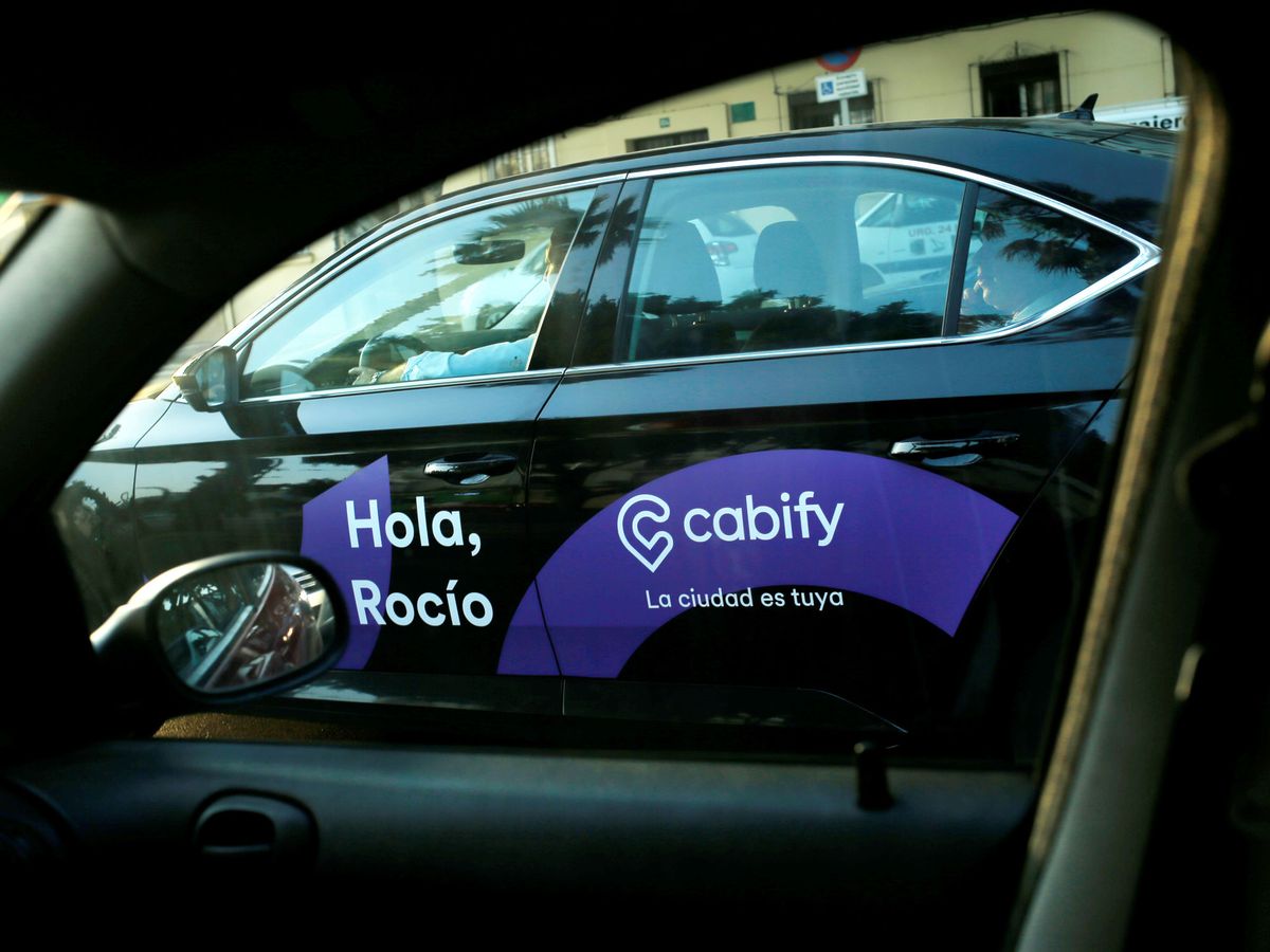 Foto: Un vehículo de Cabify, en Málaga. (Reuters/Jon Nazca)