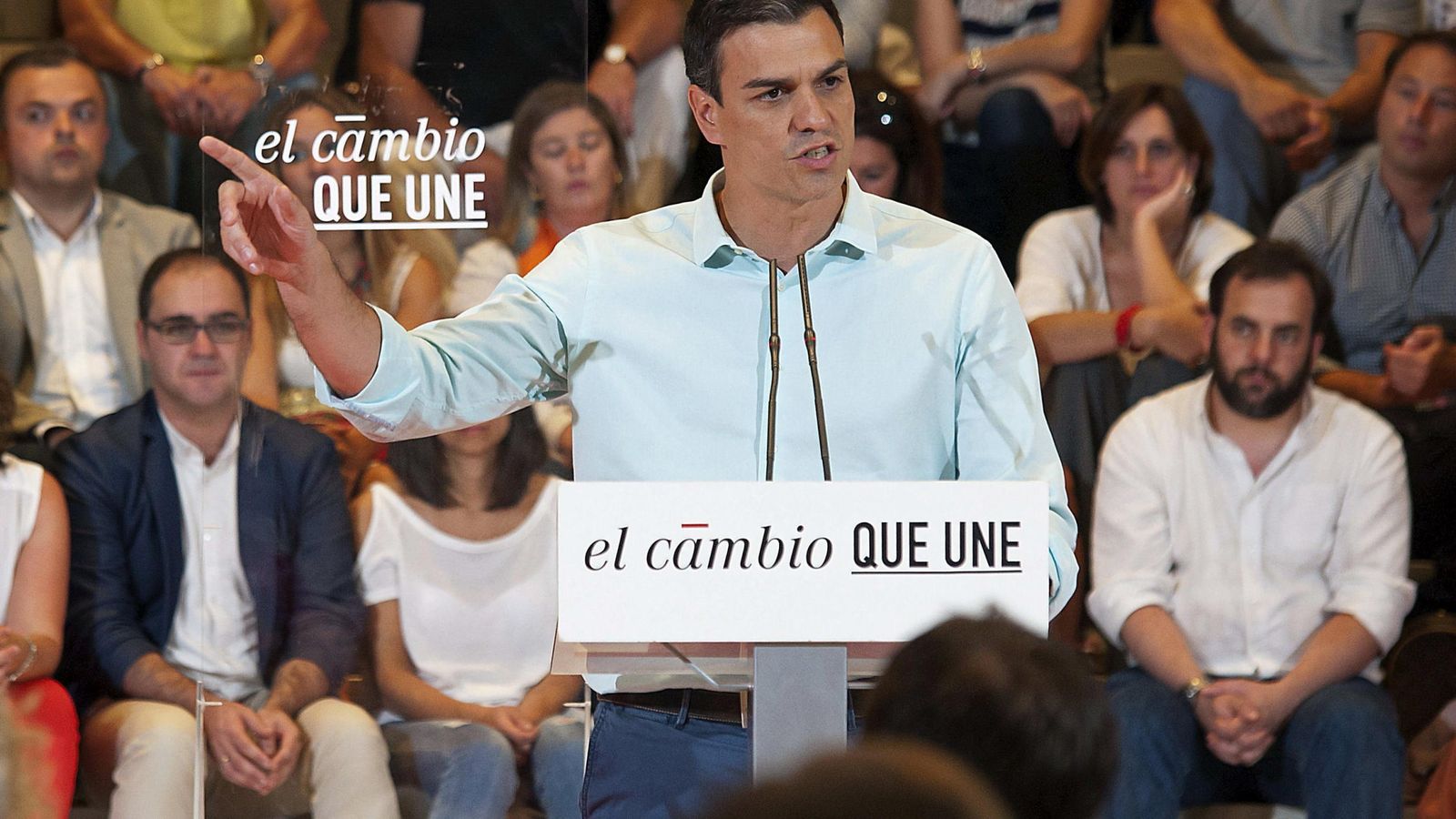 Foto: El secretario general del PSOE, Pedro Sánchez, durante su intervención en el acto con cargos orgánicos del PSC-PSOE. (EFE)