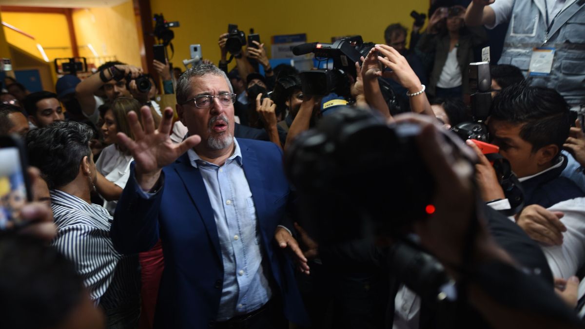 El progresista Bernardo Arévalo de León gana las elecciones presidenciales en Guatemala