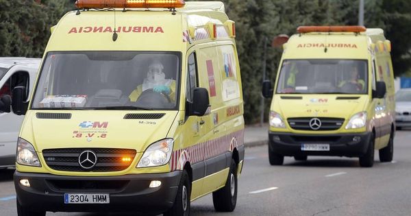 Foto: Dos ambulancias - Archivo. (Reuters)