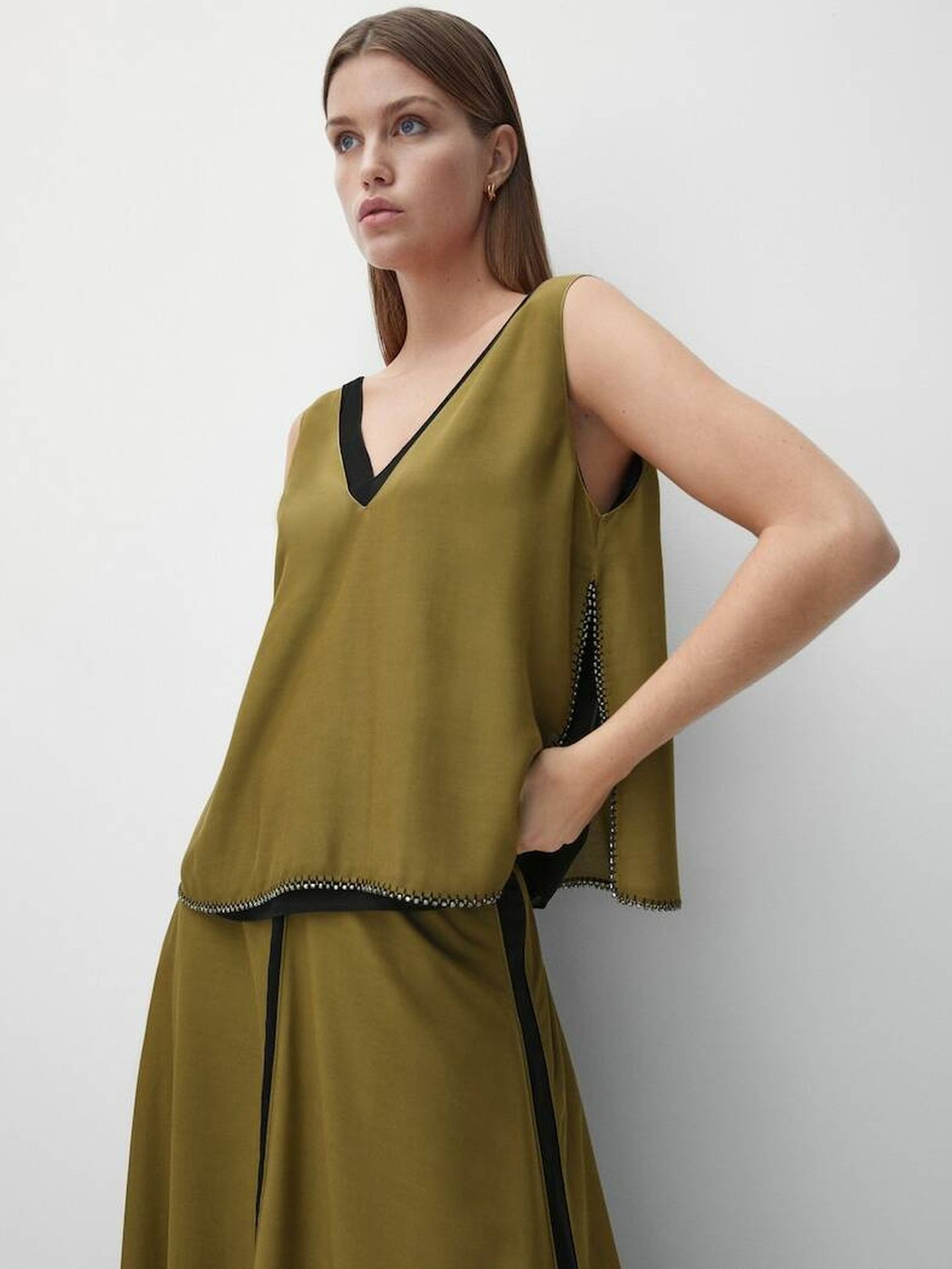 Falda verde de moda. (Massimo Dutti/Cortesía)