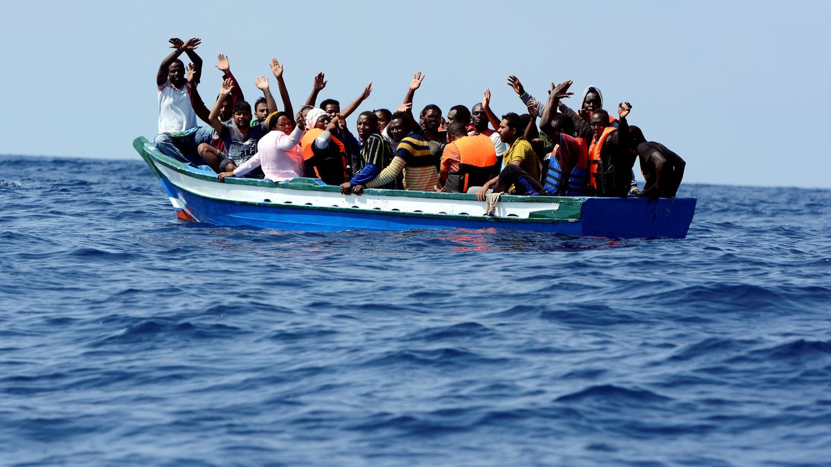 ¡Qué vengan en avión! Cómo acabar con las muertes y mafias en el Mediterráneo