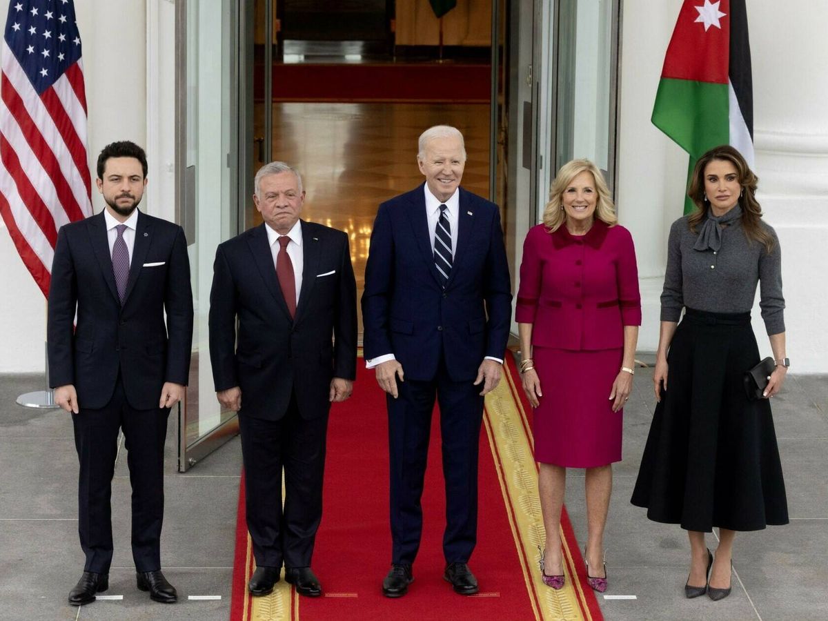 Foto: Los Biden reciben a los reyes de Jordania y el príncipe heredero. (Reuters/Kevin Lamarque)