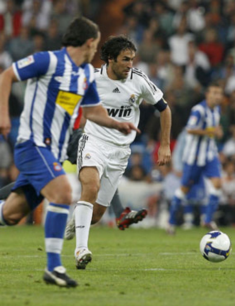 Foto: Con dos de Raúl, el Madrid no culmina la remontada