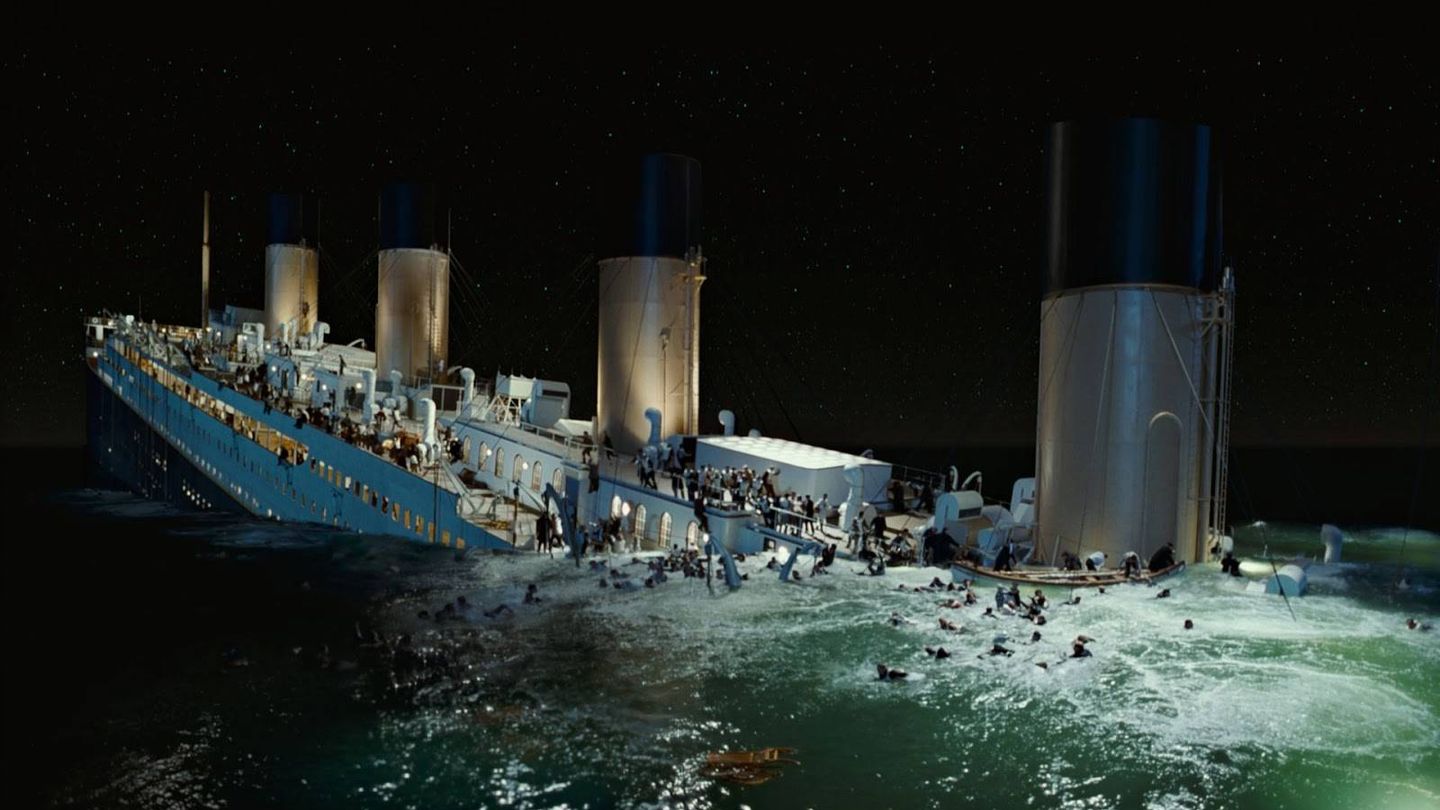 El Titanic prácticamente hundido.