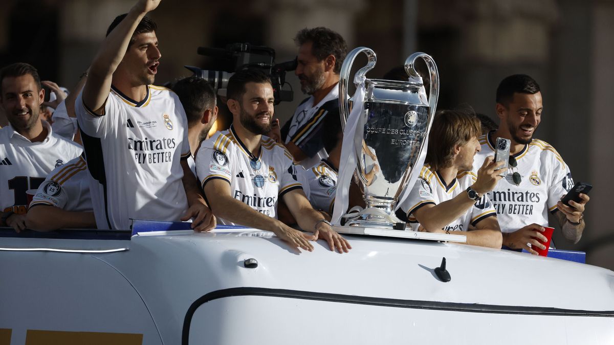 El Real Madrid se da un baño de masas y celebra la Decimoquinta Champions en pleno éxtasis 