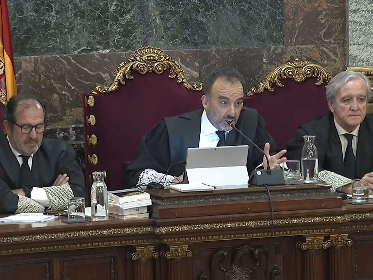 Foto: El tribunal del 'procés', presidido por el magistrado Manuel Marchena. (EFE)