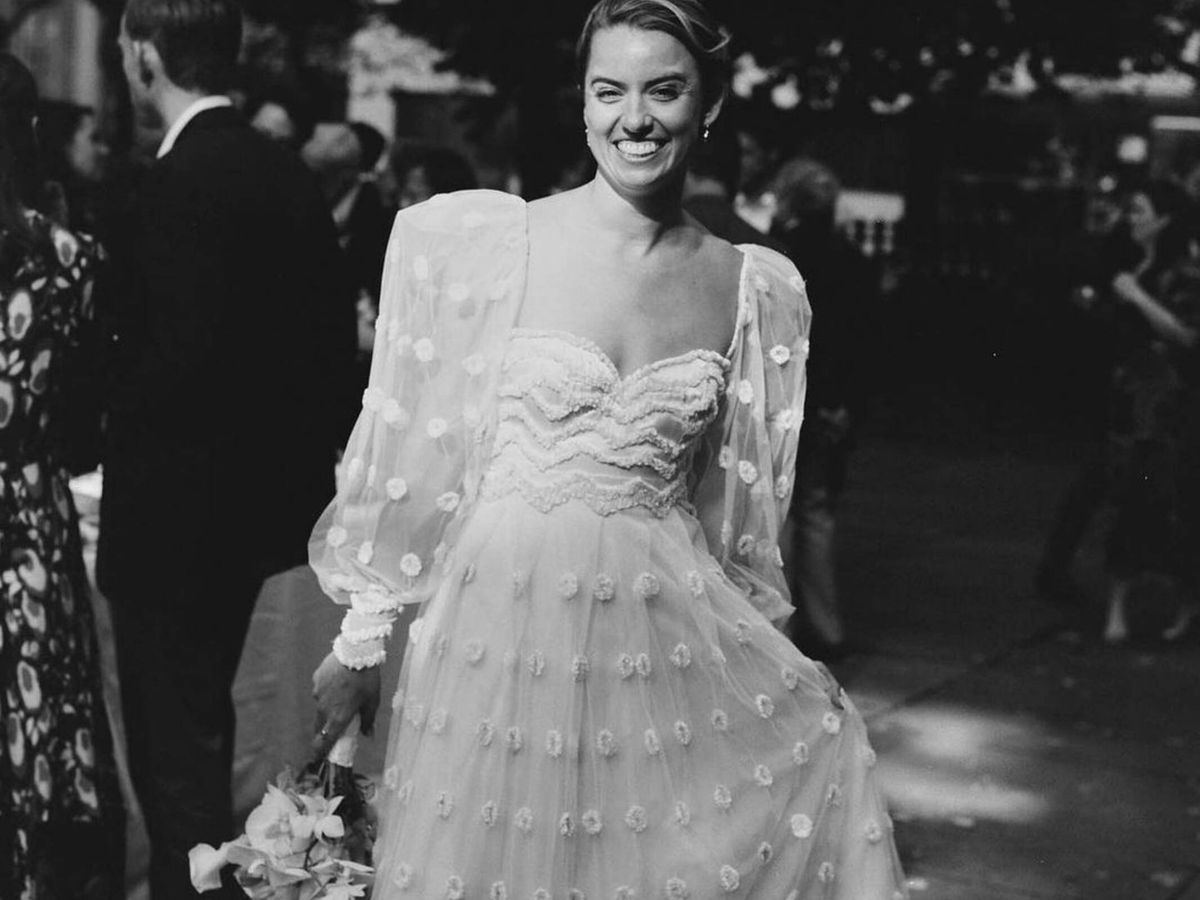 Foto: La novia con el vestido vintage de Azzaro. (Instagram/@chloe_kernaghan. Foto: @baileybeckstead