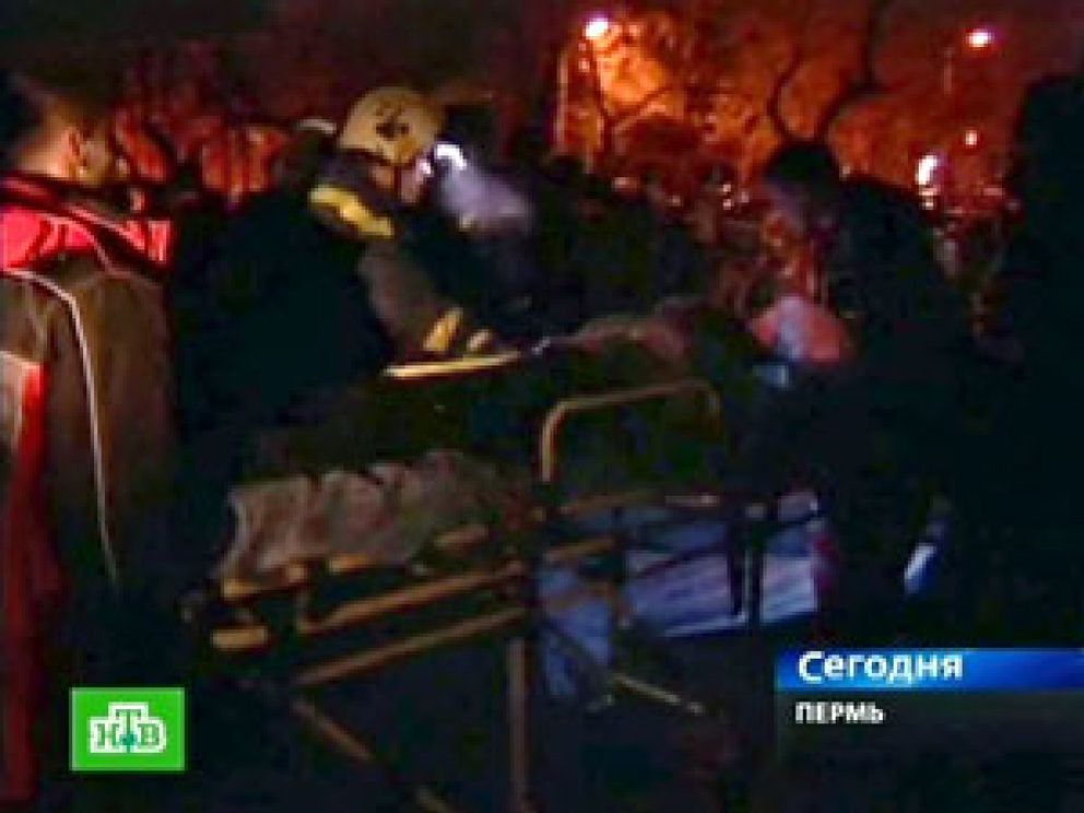 Foto: Un incendio en un club nocturno ruso causa 102 muertos