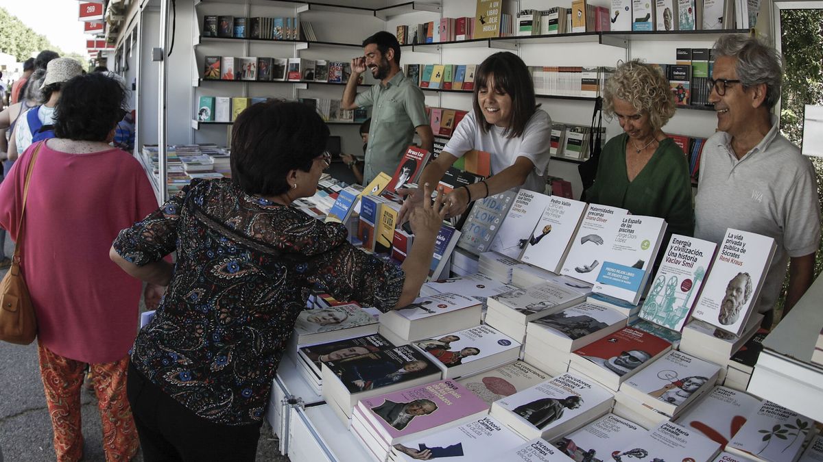 De 'Los elegidos' a 'No todo el mundo': cinco libros de amor que podrás encontrar en la Feria del Libro de Madrid 2023