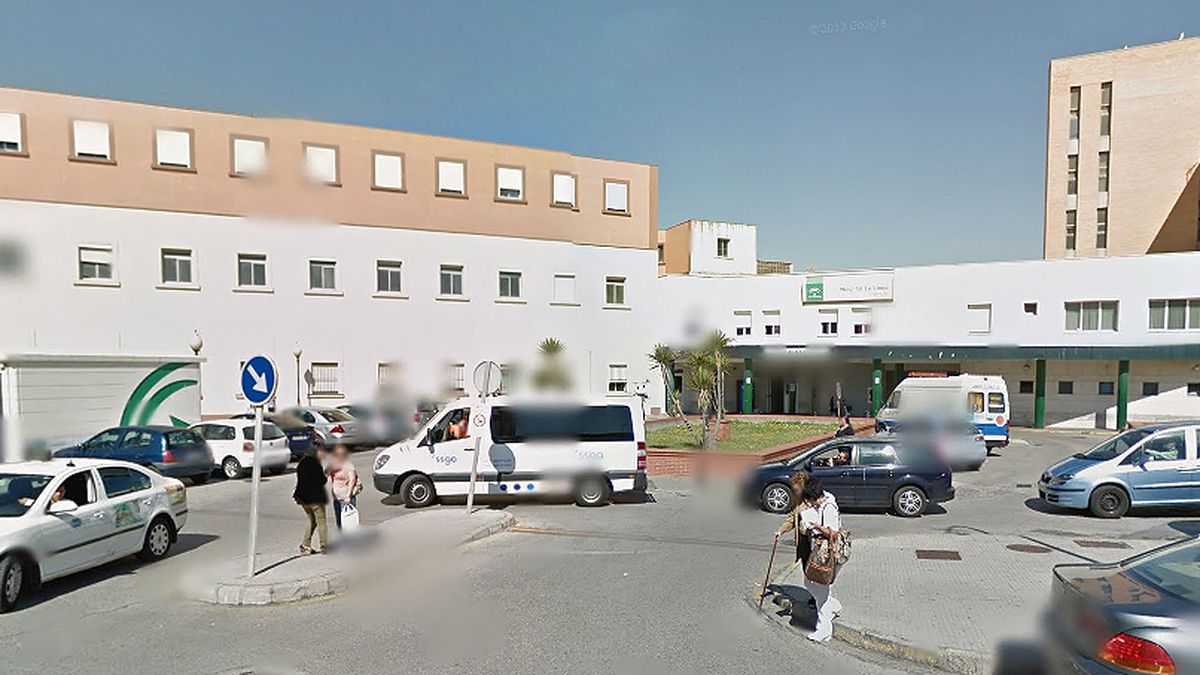 El hospital (sin ley) de La Línea: un paciente agrede "a rodillazos" a una enfermera