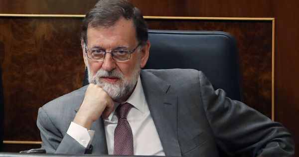 Foto: El presidente del Gobierno, Mariano Rajoy, se somete al control de la oposición en el pleno del Congreso | EFE