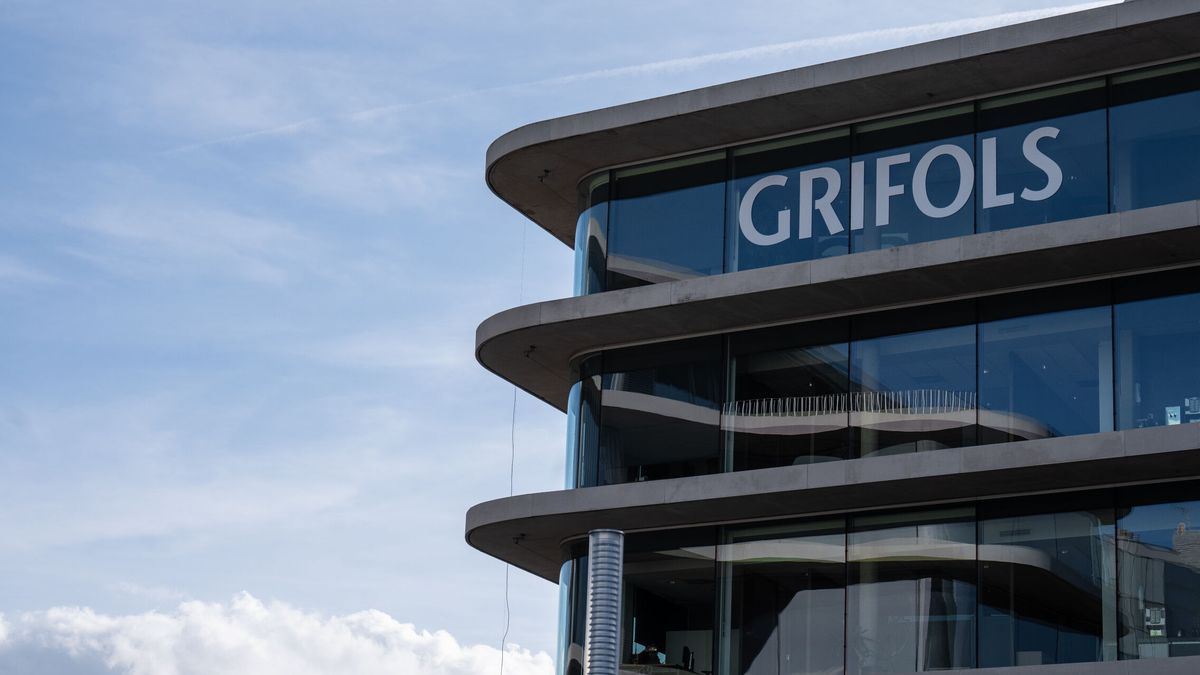 Grifols repunta un 2% en bolsa y alivia su crisis en el comienzo de una semana clave