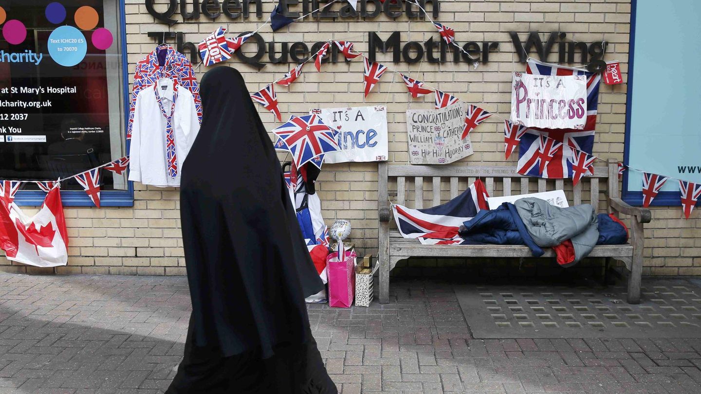 Una mujer con un niqab. en Londres. (EFE)